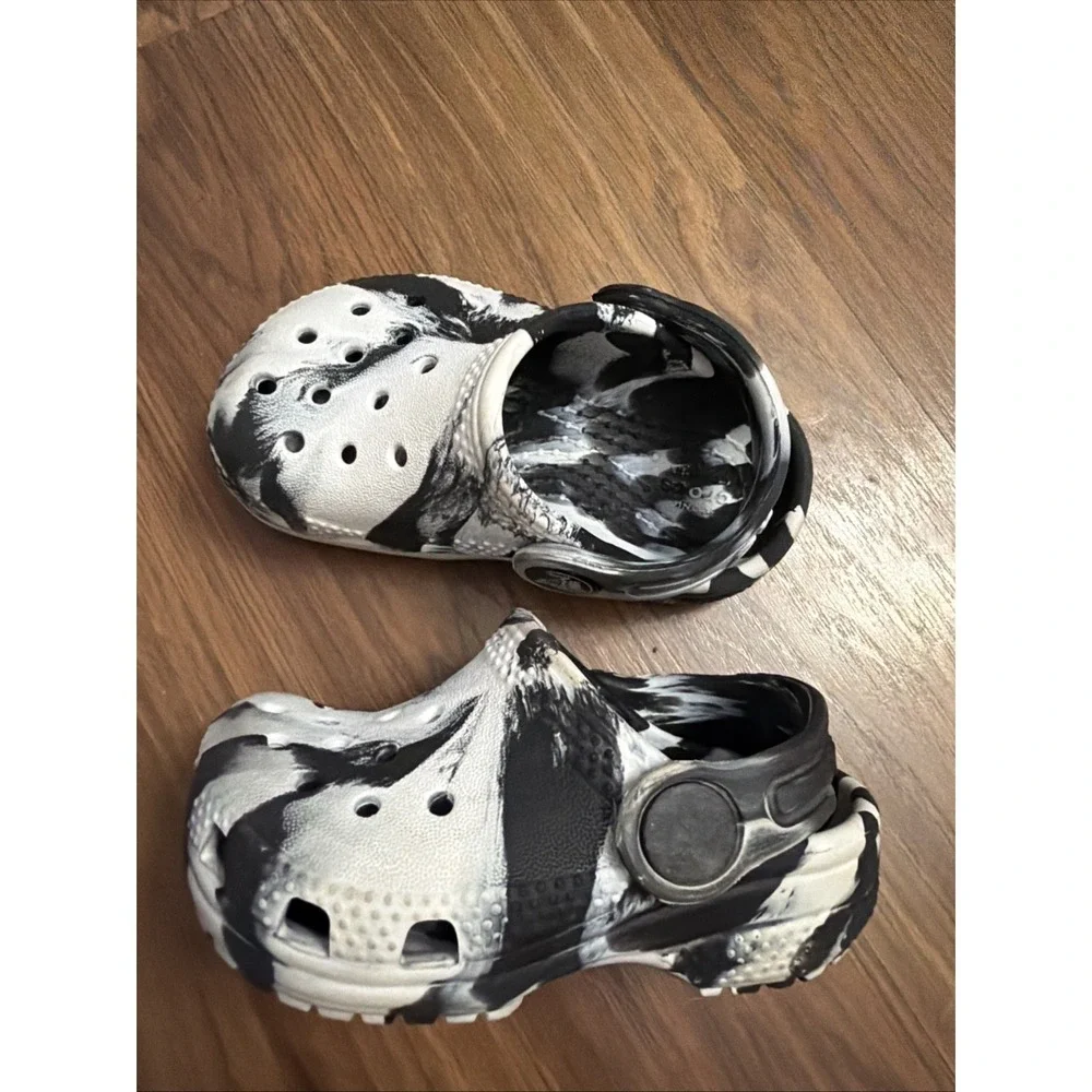 Crocs Baby Toddler Boys Sz 4C Tie Dye Black/white  Slip On Clogs Shoes